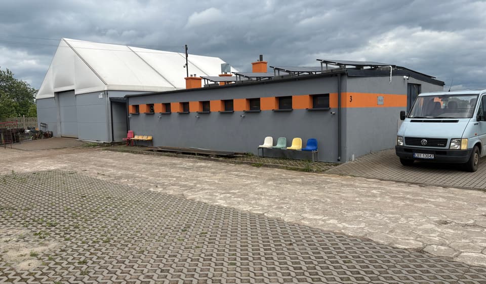 Plac manewrowy przy zakładzie